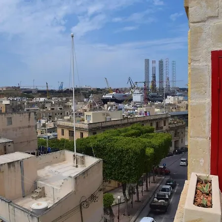 Stylish And Characterful Townhouse - Views A C Cospicua