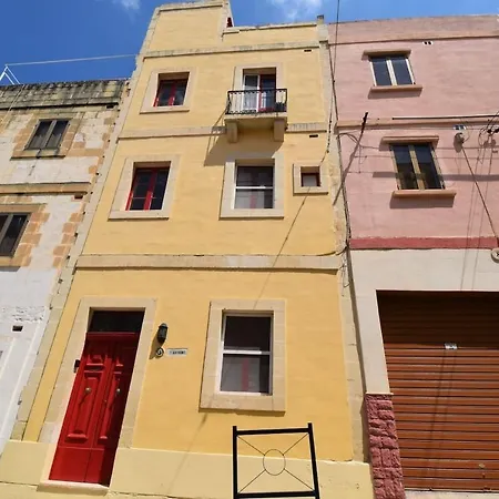 Stylish And Characterful Townhouse - Views A C *